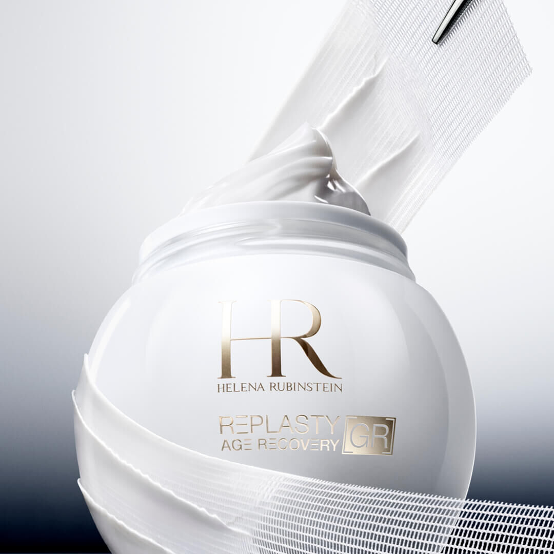 Helena Rubinstein Replasty Age Recovery Day [GR] pot met een rijke witte roomtextuur.