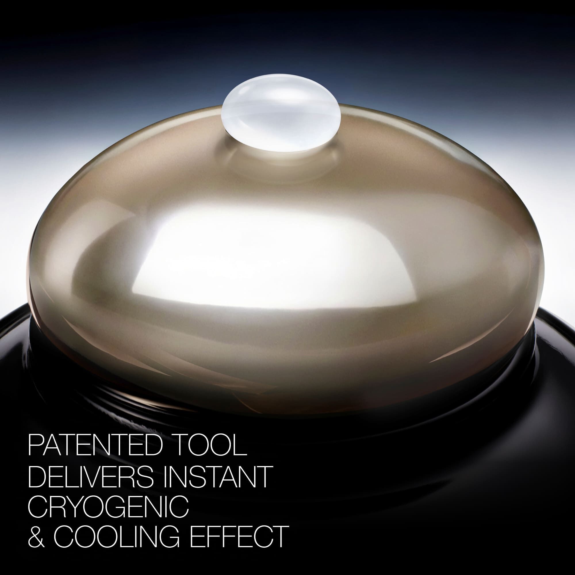 Gepatenteerde cryogene koeltool op een luxueuze Helena Rubinstein-pot voor een onmiddellijk verfrissend effect.